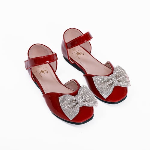 حذاء فيونكة لامعة