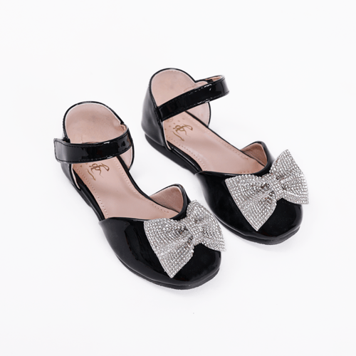 حذاء فيونكة لامعة