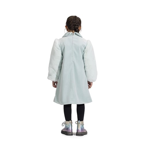 فستان بأكمام الفرو