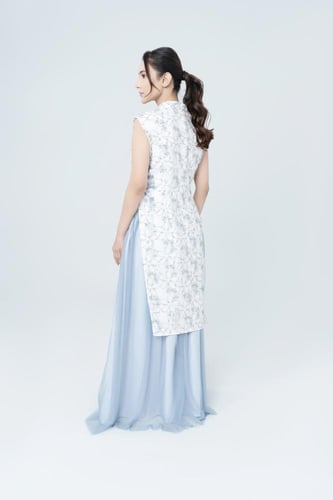 فستان بورود لامعة مع تنورة