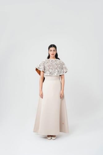 جلابية بغطاء من الورد البارز