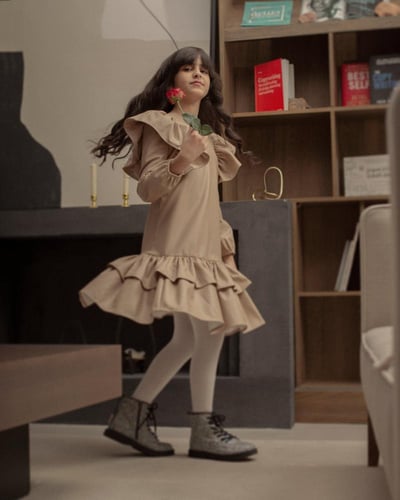 فستان الجميلة البيج