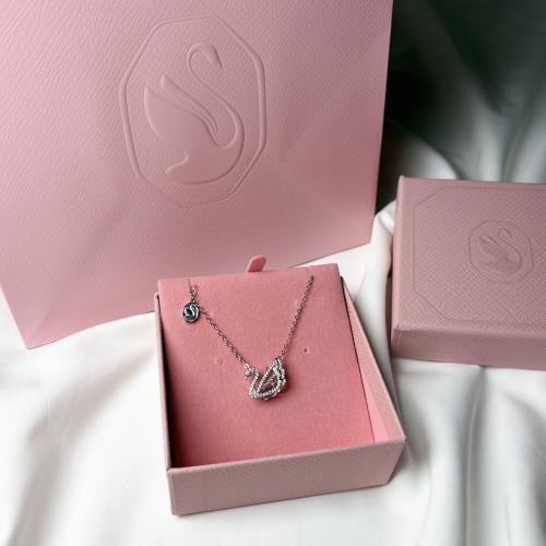 سلسال مستوحى من سوارفسكي البطه فضي