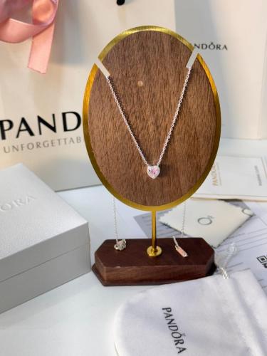 سلسال مستوحى من باندورا وردي