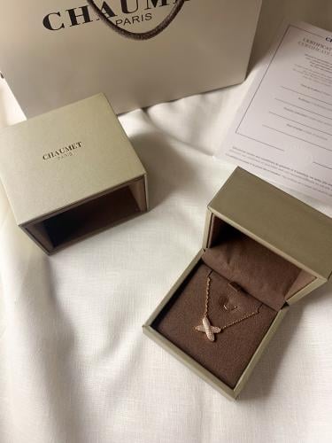 سلسال مستوحى من شوميه ذهبي