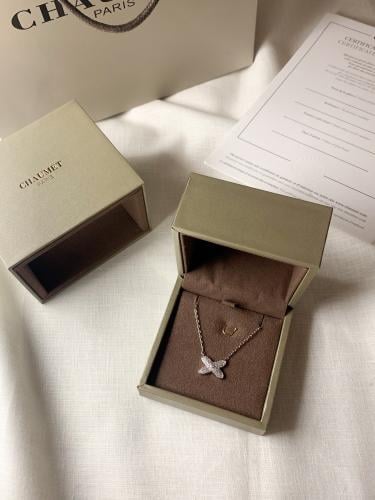 سلسال مستوحى من شوميه فضي