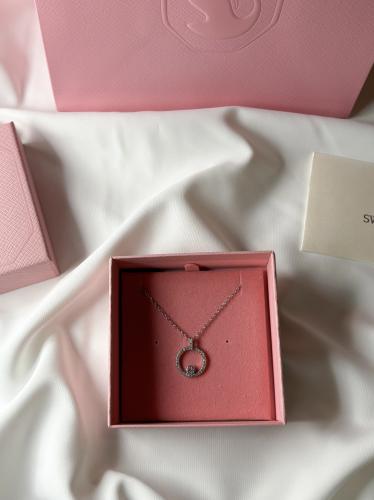 سلسال مستوحى من سوارفسكي فضي