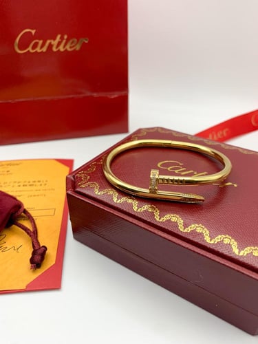 سوارة مستوحاة من كارتير ذهبي سميك مع فصوص