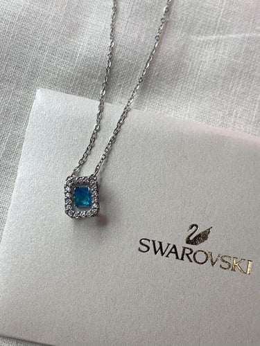 سلسال مستوحى من سوارفسكي ازرق