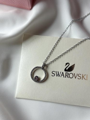 سلسال مستوحى من سوارفسكي فضي