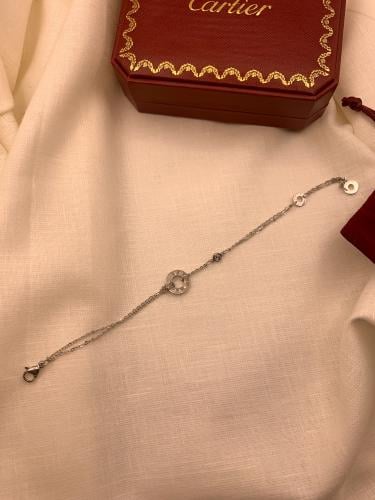 سوارة مستوحاة من كارتير فضي