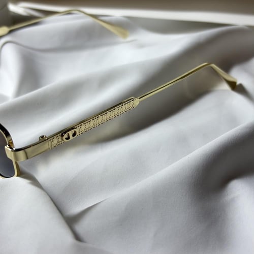 نظارة ديور ايطار ذهبي