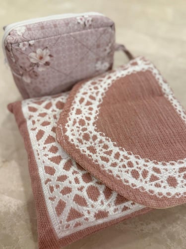 طقم شرشف صلاة ( ساتان) وسجادة