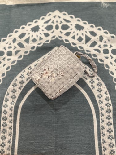 طقم شرشف صلاة ( ساتان) وسجادة