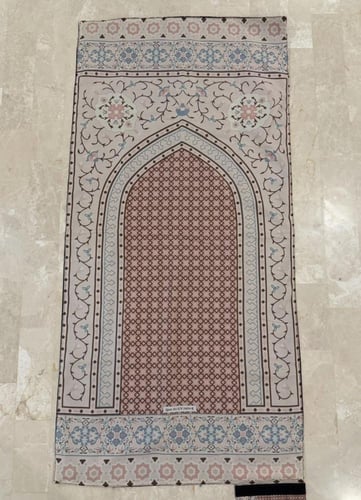 سجادة سفر خفيفة وانيقة