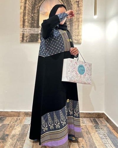 عباية مانداليكا.(12) Mandalika