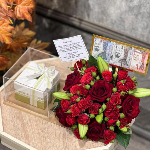 شوكولاتة باتشي منسقة على استاند بوكس اكريلك بتشكيل...