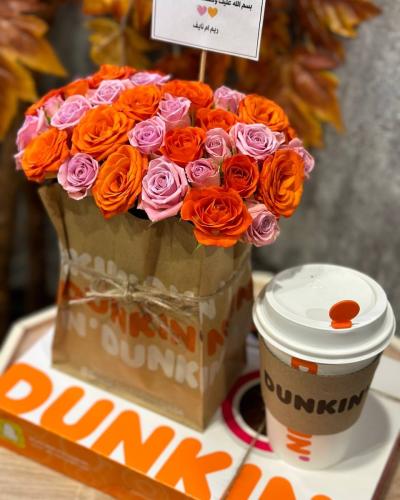 دونات متنوع عدد 6 مع كوب قهوة (نوع القهوة اختياري...