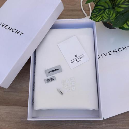 قماش رجالي أبيض