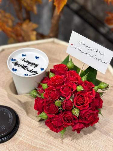 كوب كيك مع إمكانية تغيير العبارة والرسمة منسق ب مي...