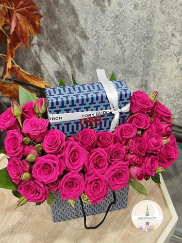 سلسال نسائي مع حِلَق لون ذهبي