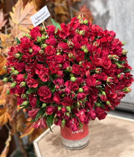 فازة ورد بيبي روز أحمر مع مع كتابة عبارة او إسم