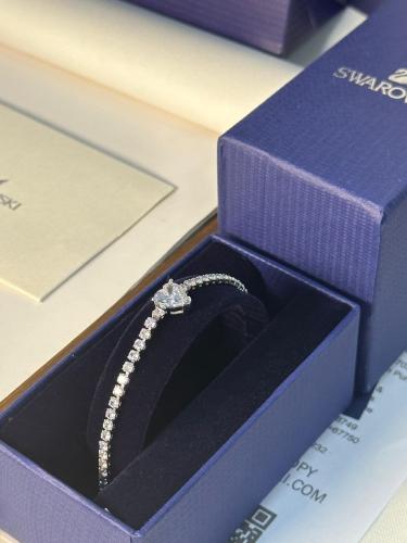 اسورة يد نسائية