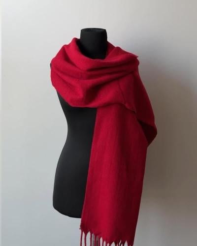 شال شتوي احمر أنيق