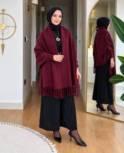 شال ليعانق كتفكِ الجميل. دفءٌ وأناقة لا تُنسى