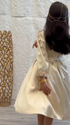 فستان رمضان بناتي أنيق بطلته الجميلة