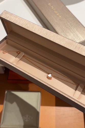 اسوارة بولغاري الاكثر طلبًا