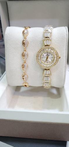 ساعه شبابي مع الاسواره الفخمه