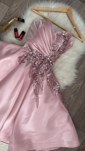 فستان للعمر المحير