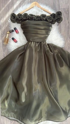 فستان للعمر المحير