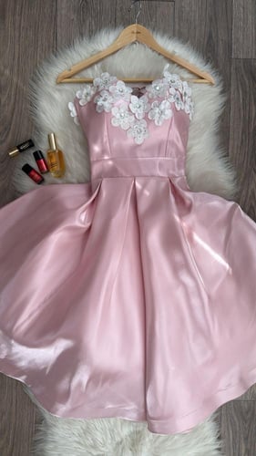 فستان للعمر المحير