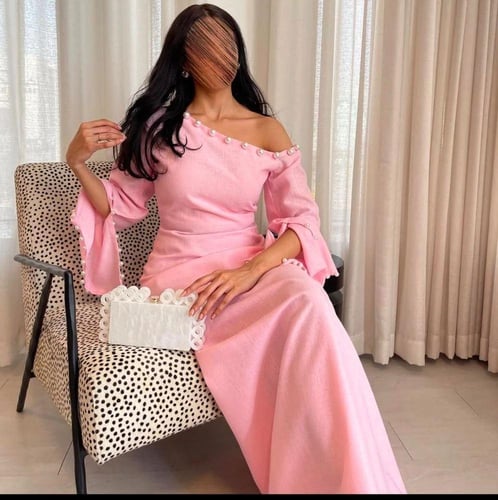 فستان ناعم بتفاصيل انيقه