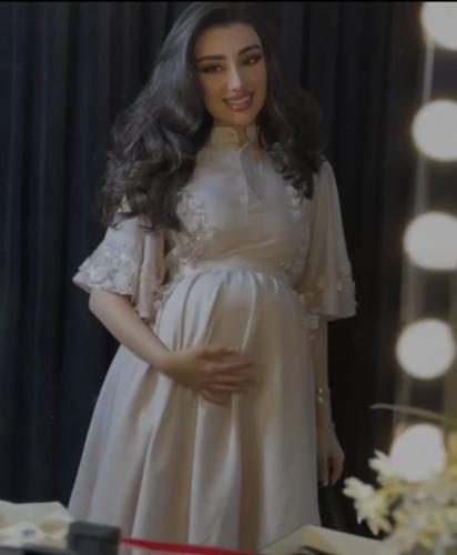 فستان سهره مناسب للحوامل بخامه ميكادو تطريز يدوي ف...