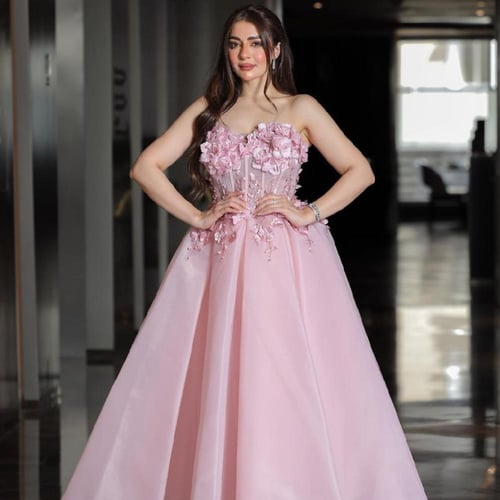 فستان سهرة فاخر ورود على الصدر 02