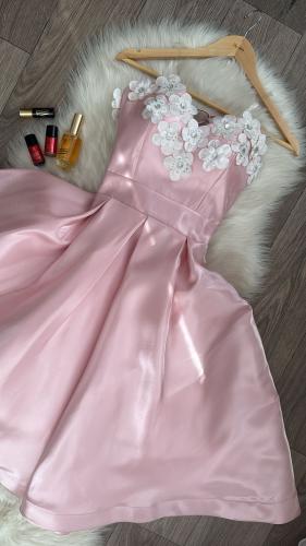 فستان للعمر المحير