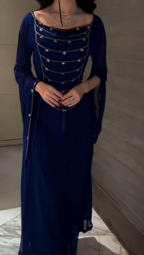 فستان جورجيت مع تطريز يدوي