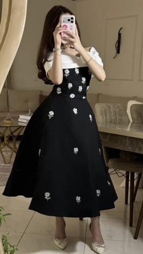 فستان للعمر المحير