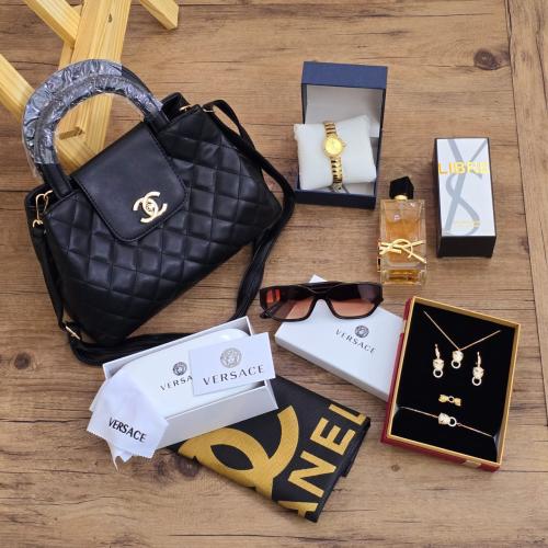 طقم نسائي هدية العيد مع عطر وتغليف مجانا