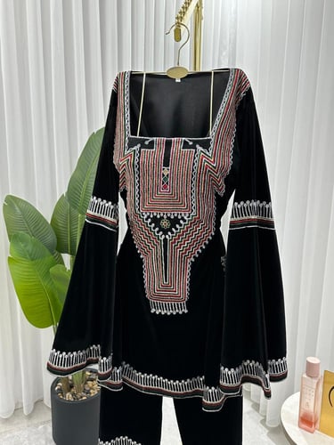 طقم يوم التأسيس - تصميم تراثي فاخر