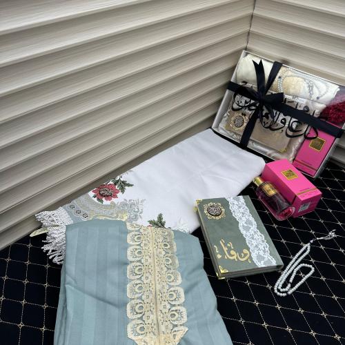 بوكس أطقم صلاة - تنسيق فاخر مع طباعة الاسم حسب الط...