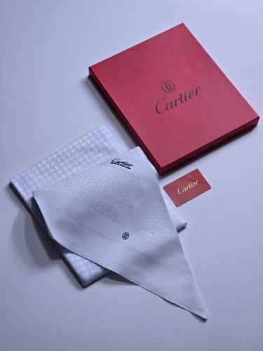 شماغ كارتير "كلاسيك" أبيض فاخر - إصدار 2026 الخاص