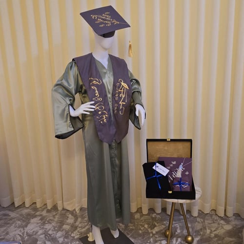 عباية تخرج لون رصاصي 2025