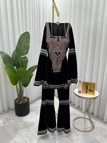 طقم يوم التأسيس - تصميم تراثي فاخر