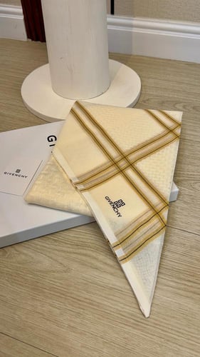 شماغ جفنشي بيج مخطط ذهبي الهبه ٢٠٢٦