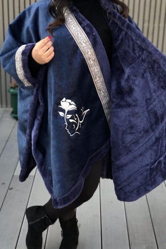 شال شتوي مبطن بفرو -مناسب للجنسين