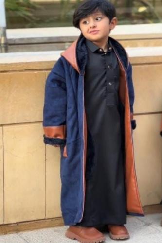 فروات ولادي بأطراف جلد